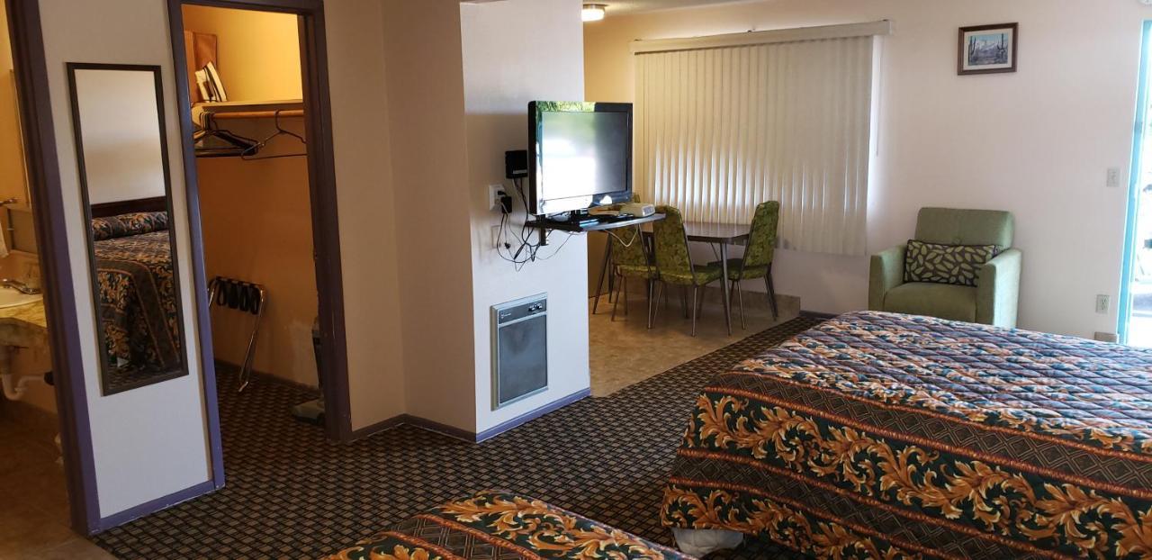Westernaire Motel 3*
